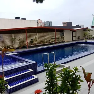 Отель Red Rock Penang